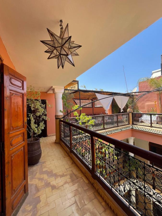 Riad La Caleche & Spa Hotel Marrakesh Exterior photo