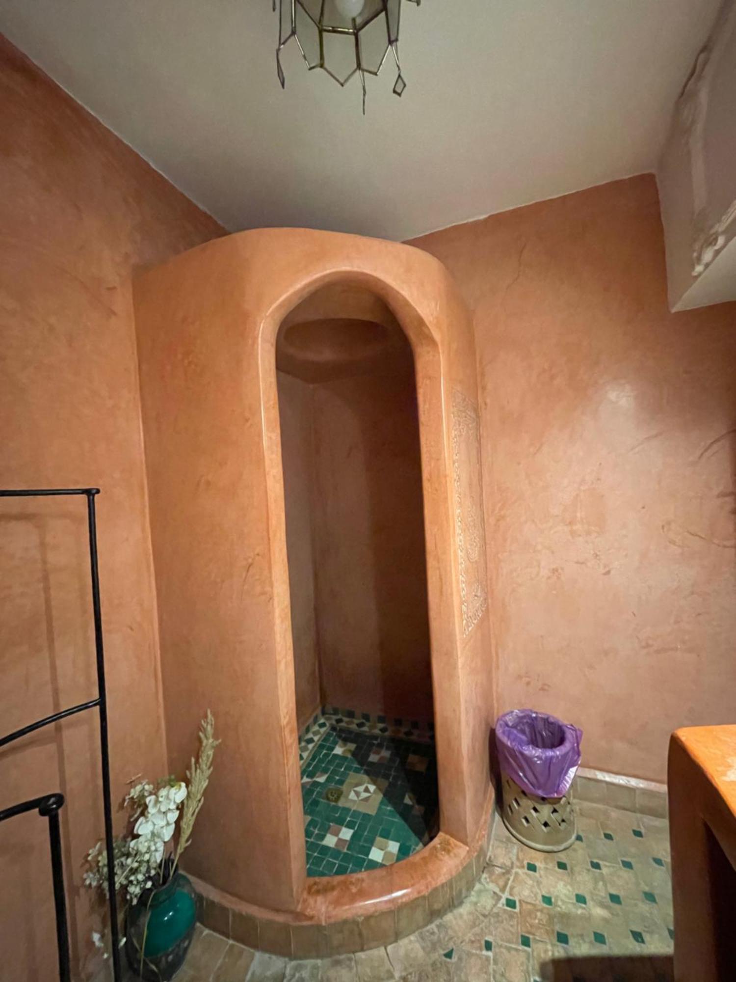 Riad La Caleche & Spa Hotel Marrakesh Exterior photo