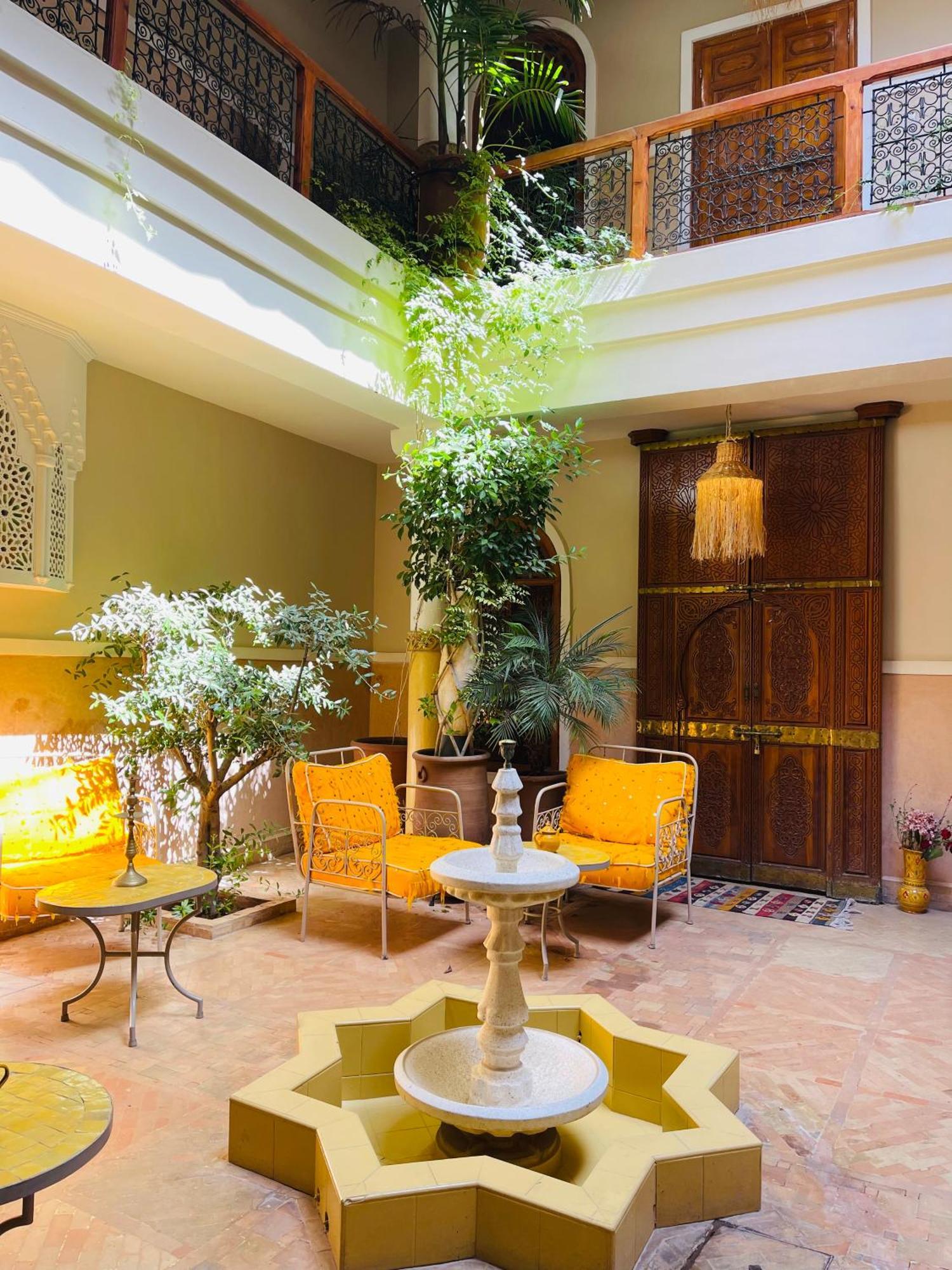 Riad La Caleche & Spa Hotel Marrakesh Exterior photo