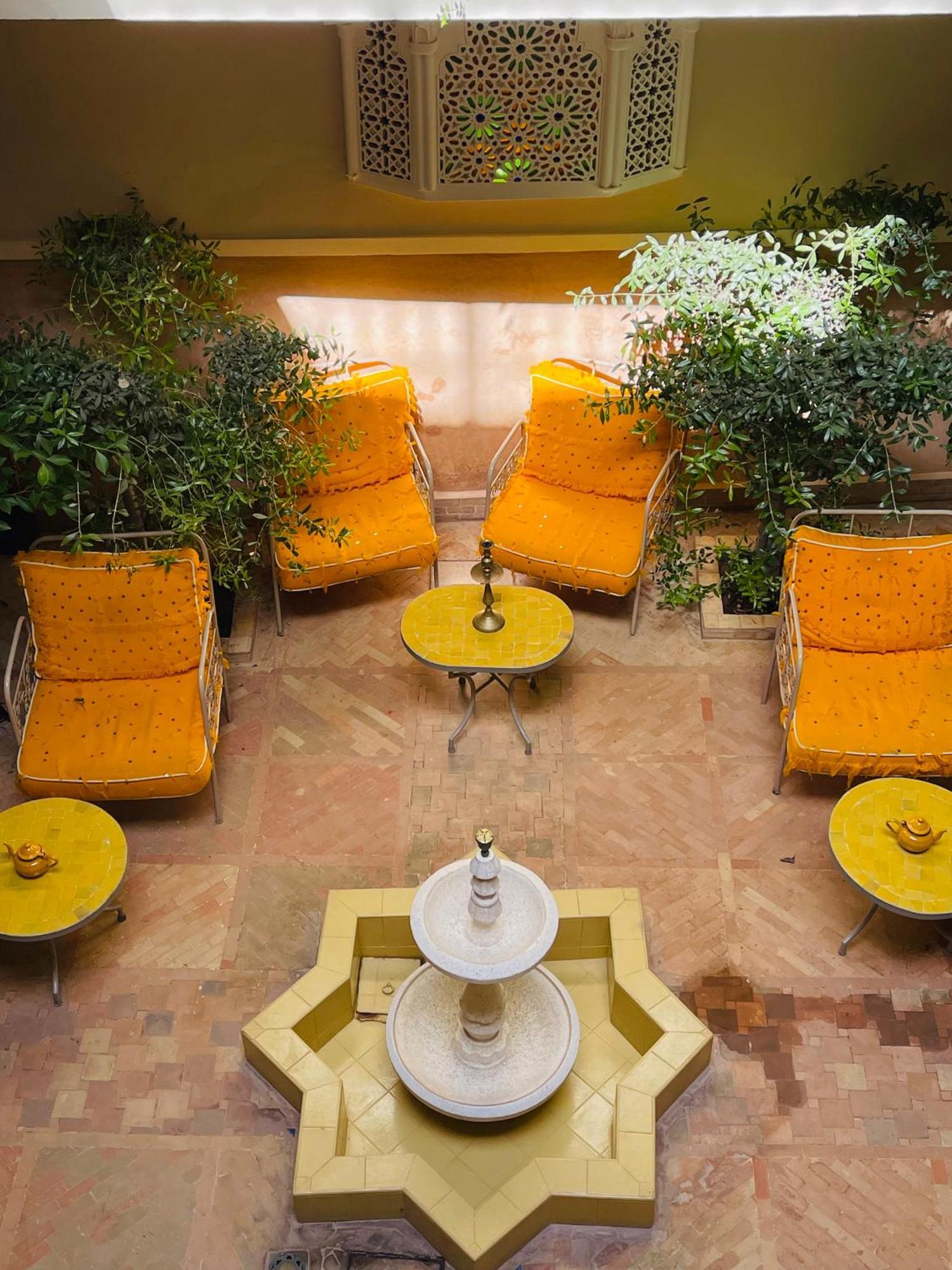 Riad La Caleche & Spa Hotel Marrakesh Exterior photo